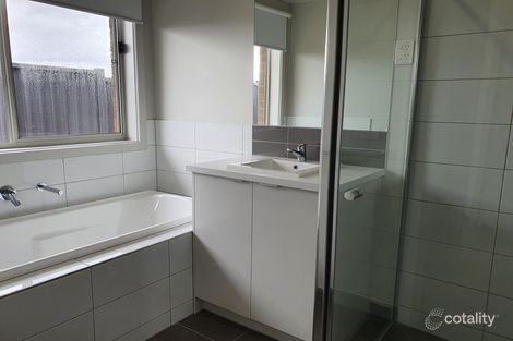 Property photo of 30 Dante Crescent Bonshaw VIC 3352