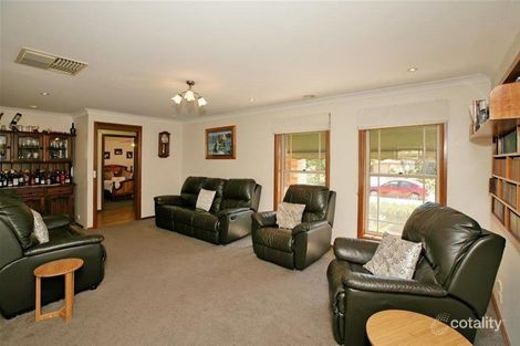 Property photo of 21 Overdale Drive Bourkelands NSW 2650