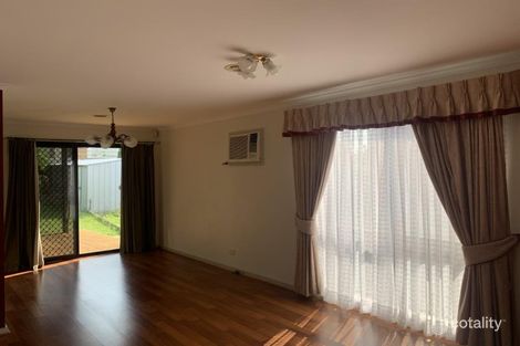 Property photo of 2/11 Temby Close Endeavour Hills VIC 3802