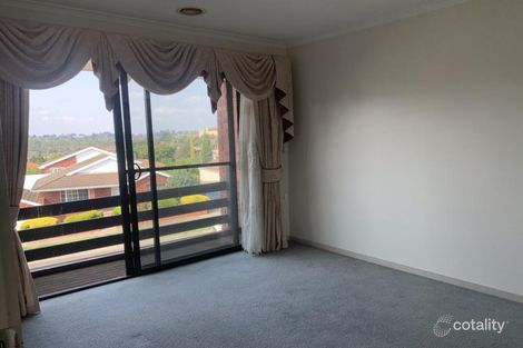 Property photo of 2/11 Temby Close Endeavour Hills VIC 3802