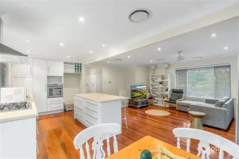 Property photo of 11 Moorgate Street Macgregor QLD 4109