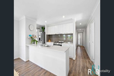 Property photo of 14 Alexandro Grove Hastings VIC 3915