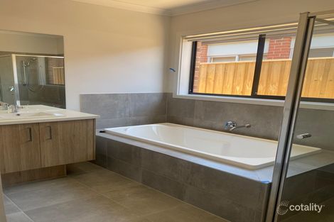 Property photo of 11 Riveting Road Wyndham Vale VIC 3024