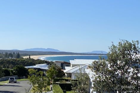 4 Torquay Cct, Red Head, NSW 2430