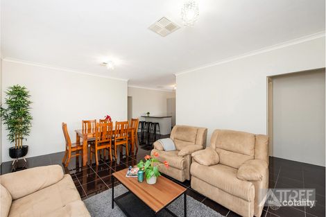 Property photo of 31 Kooya Way Wattle Grove WA 6107