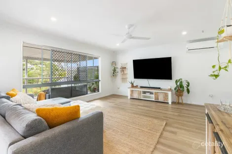 Property photo of 16 Dawnann Court Carrara QLD 4211