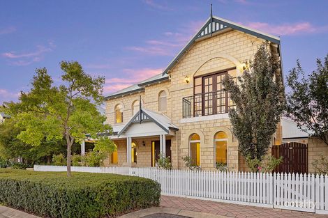 33 Coral Tree Ave, Subiaco, WA 6008