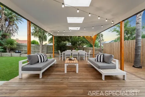 4 KIALLA PL, LANGWARRIN, VIC 3910