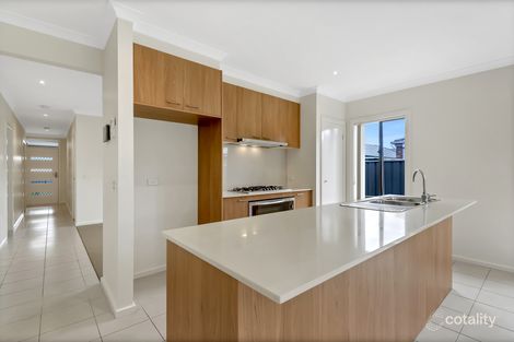 Property photo of 16 Dixon Creek Drive South Morang VIC 3752