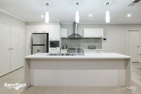 Property photo of 5 Dashing Road Craigieburn VIC 3064