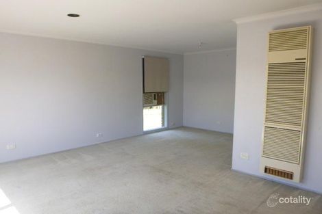 Property photo of 4 Harvey Court Hampton Park VIC 3976