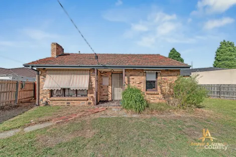 Property photo of 32 Hughes Crescent Dandenong North VIC 3175