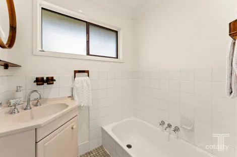 Property photo of 59 Meadowlands Road Carindale QLD 4152