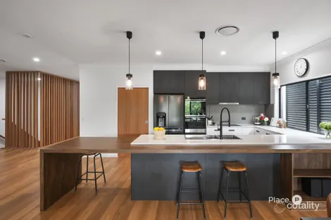 Property photo of 12 Nelson Place Carindale QLD 4152