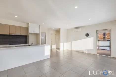 Property photo of 7/8 Jeff Snell Crescent Dunlop ACT 2615