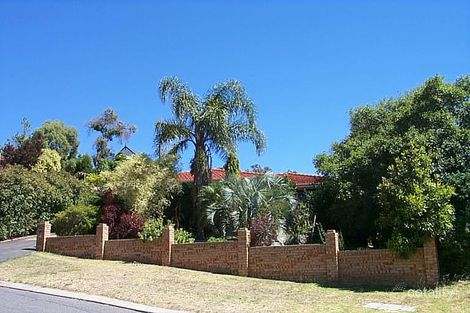 25 Onyx Rd, Mount Richon, WA 6112