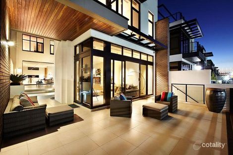 38 South Wharf Dr, Docklands, VIC 3008