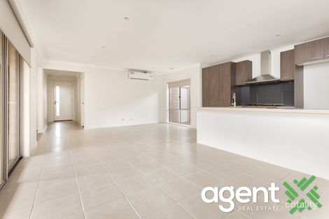 Property photo of 5 Caleana Court Cranbourne North VIC 3977