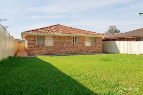 15 Cusack Cl, St Helens Park, NSW 2560