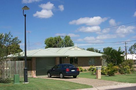 2 Cassia St, Norman Gardens, QLD 4701