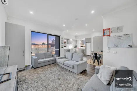 Property photo of 44 Communal Road Wyndham Vale VIC 3024