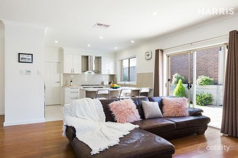 Property photo of 8 Wendy Avenue Valley View SA 5093