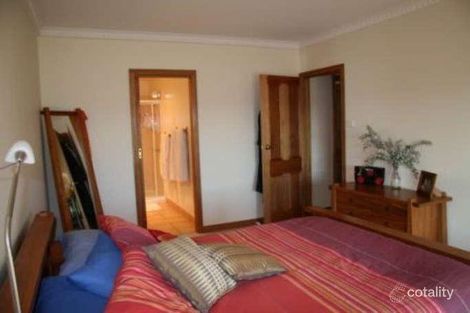 Property photo of 48 Ewing Drive Romsey VIC 3434