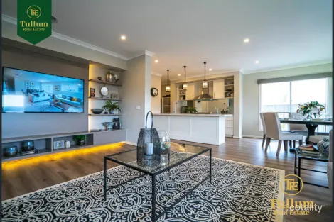 Property photo of 38 Penver Drive Cobblebank VIC 3338