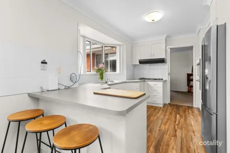 Property photo of 65 Eldershaw Drive Forest Hill NSW 2651
