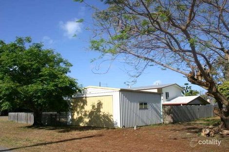 Property photo of 31 Owen Jenkins Drive Sarina Beach QLD 4737