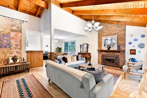 Property photo of 23 Glenwood Drive Greensborough VIC 3088