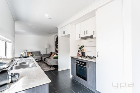Property photo of 7 Herne Path Wyndham Vale VIC 3024