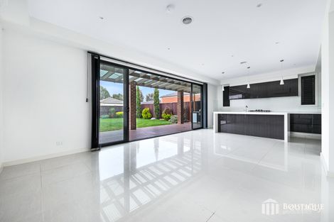 Property photo of 9 Longbow Terrace Cranbourne North VIC 3977