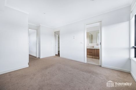 Property photo of 9 Longbow Terrace Cranbourne North VIC 3977