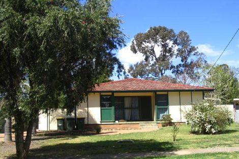 12 Sandakan Cres, Lethbridge Park, NSW 2770