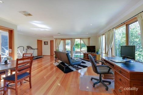Property photo of 11 Rosings Court Notting Hill VIC 3168