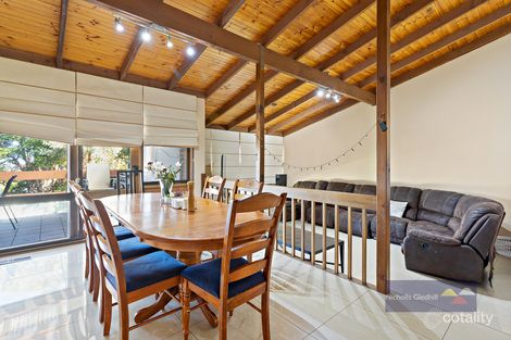 Property photo of 7 Stainsby Close Endeavour Hills VIC 3802