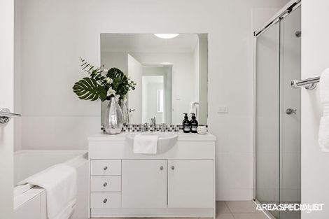 Property photo of 2/1 Leichhardt Street Coomera QLD 4209