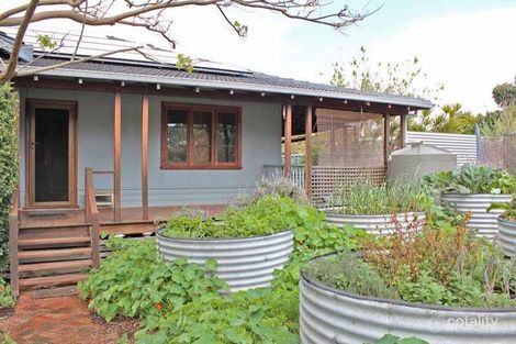 Property photo of 11 Oldham Crescent Hilton WA 6163