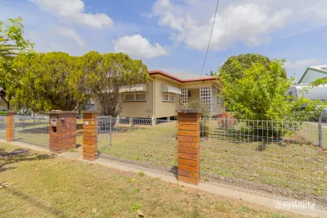 8 Barnes St, Svensson Heights, QLD 4670