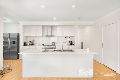 Property photo of 66 Mickleham Drive Cranbourne North VIC 3977