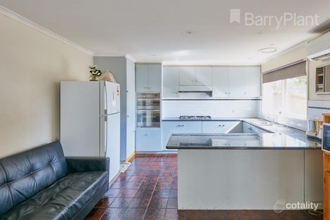 Property photo of 9 Singleton Drive Endeavour Hills VIC 3802