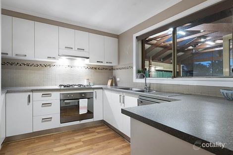 Property photo of 31 William Circuit Caroline Springs VIC 3023