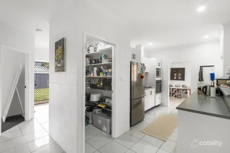 Property photo of 8 Bee Close Bentley Park QLD 4869