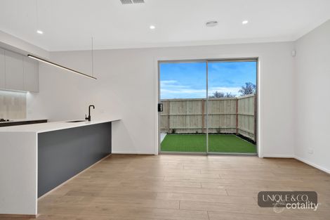 Property photo of 8 Showertree Street Truganina VIC 3029