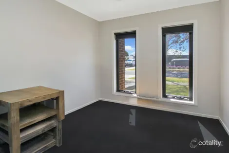 Property photo of 8 Cormorant Close Bairnsdale VIC 3875