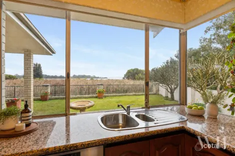 19/240 Burke Dr, Attadale, WA 6156