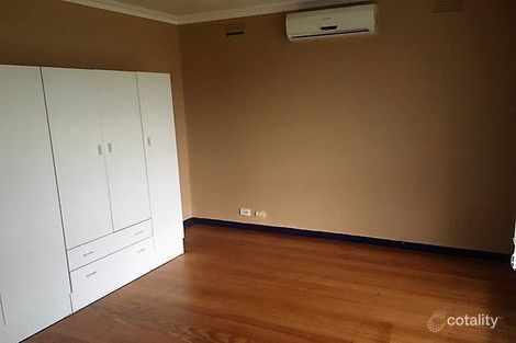 Property photo of 34 Somerlayton Crescent Fawkner VIC 3060