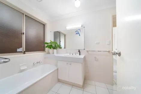 Property photo of 1/141 Amarina Avenue Mooloolaba QLD 4557