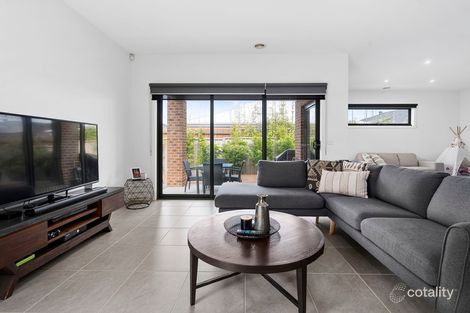 Property photo of 12 Quadrant Drive Fraser Rise VIC 3336